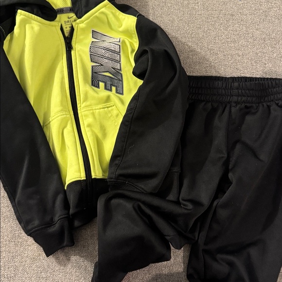 3/$30- Nike Kids Black and Yellow Tracksuit - Picture 2 of 2